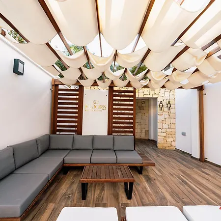 El Doris Boutique Living St Julian's Bed & Breakfast *
